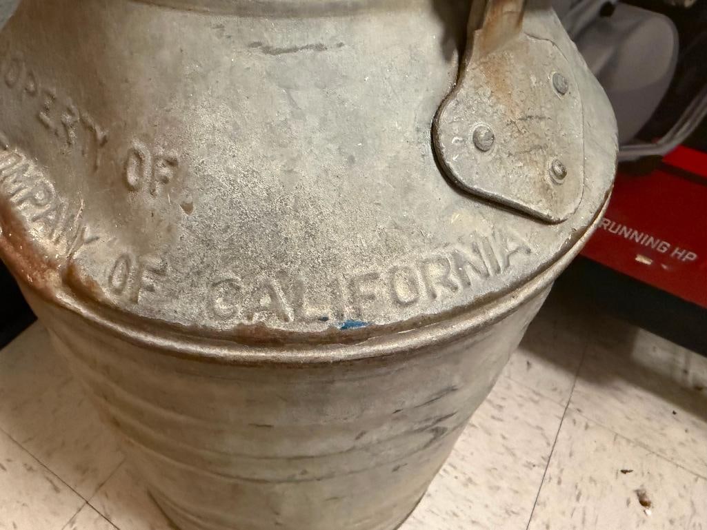 VINTAGE STANDARD OIL OF CALIFORNIA GALVANIZED METAL 5 GALLON OIL CAN - 11
