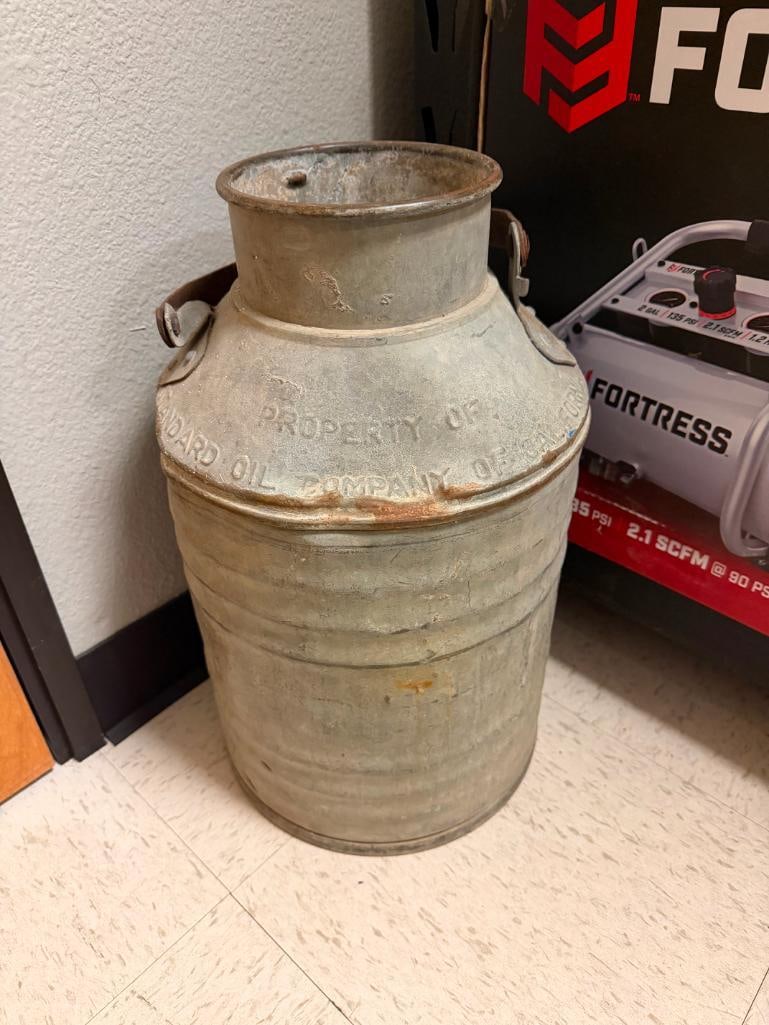VINTAGE STANDARD OIL OF CALIFORNIA GALVANIZED METAL 5 GALLON OIL CAN - 3