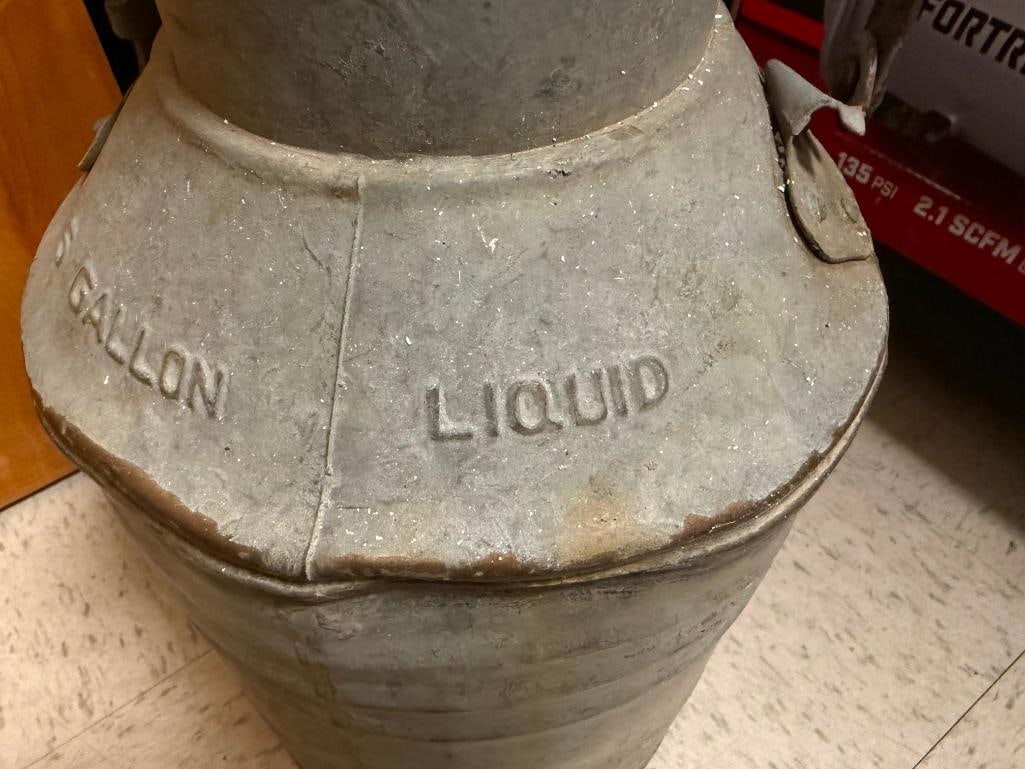 VINTAGE STANDARD OIL OF CALIFORNIA GALVANIZED METAL 5 GALLON OIL CAN - 9