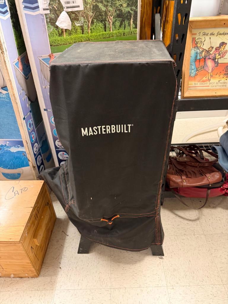 MASTERBUILT PRO SERIES PROPANE SMOKER - 3