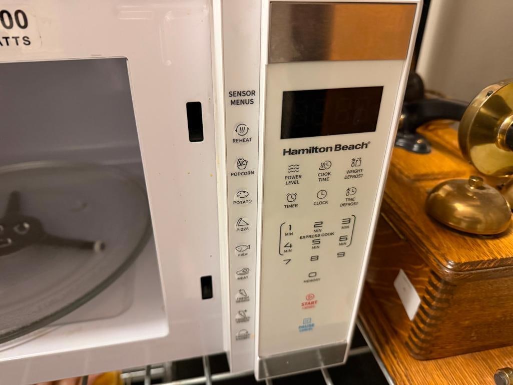 HAMILTON BEACH 1000 WATTS COUNTERTOP MICROWAVE - 9