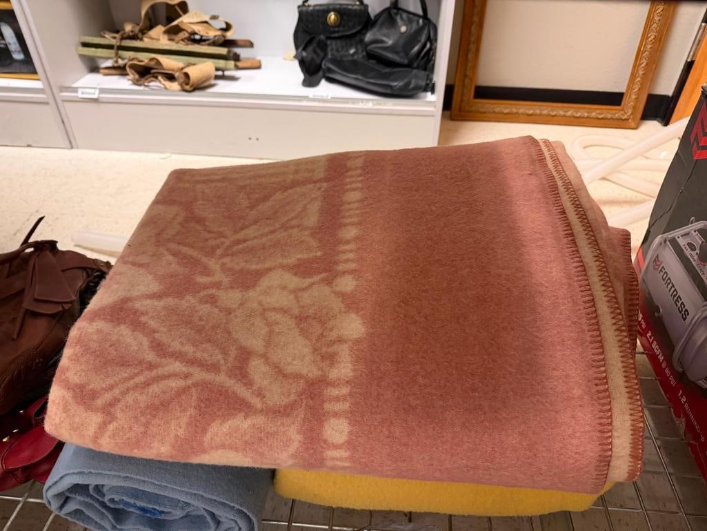 FOUR VARIOUS COLORED WOOL BLANKETS - 3
