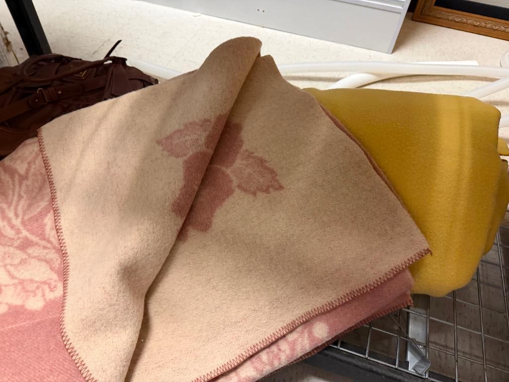 FOUR VARIOUS COLORED WOOL BLANKETS - 5