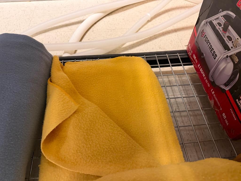 FOUR VARIOUS COLORED WOOL BLANKETS - 7