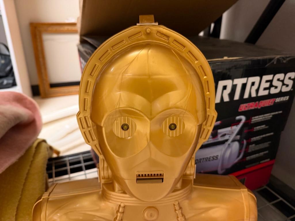 1983 KENNER CPG STAR WARS C-3PO ACTION FIGURE COLLECTOR'S CASE FEATURING FIGURAL SHAPE - 3