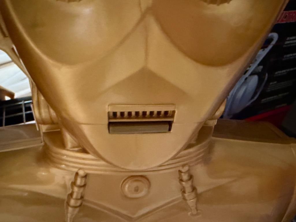 1983 KENNER CPG STAR WARS C-3PO ACTION FIGURE COLLECTOR'S CASE FEATURING FIGURAL SHAPE - 5