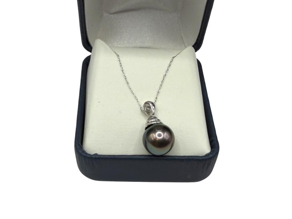 14K WHITE GOLD TAHITIAN PEARL DROP PENDANT ON WHITE GOLD PLATED CHAIN NECKLACE: 11M PEARL, 2.20 GRAMS