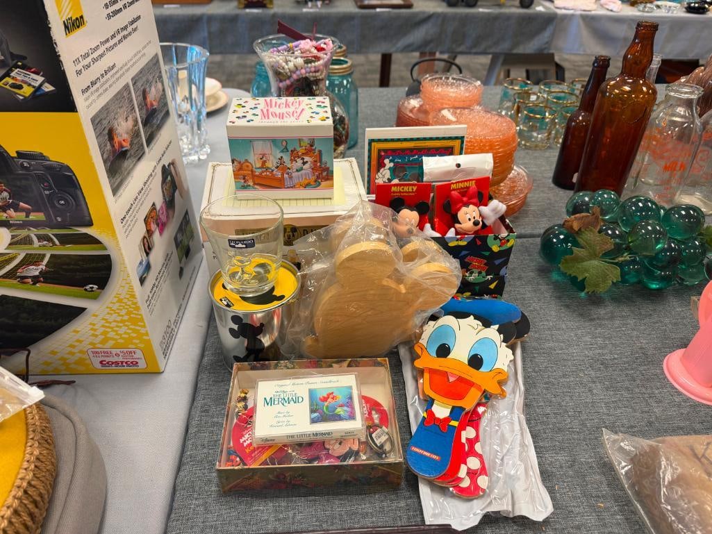 WALT DISNEY COLLECTIBLES GLASS CUP, PADDLE BOARDS, VINYL DOLLS, KEYCHAINS, ETC. - 2
