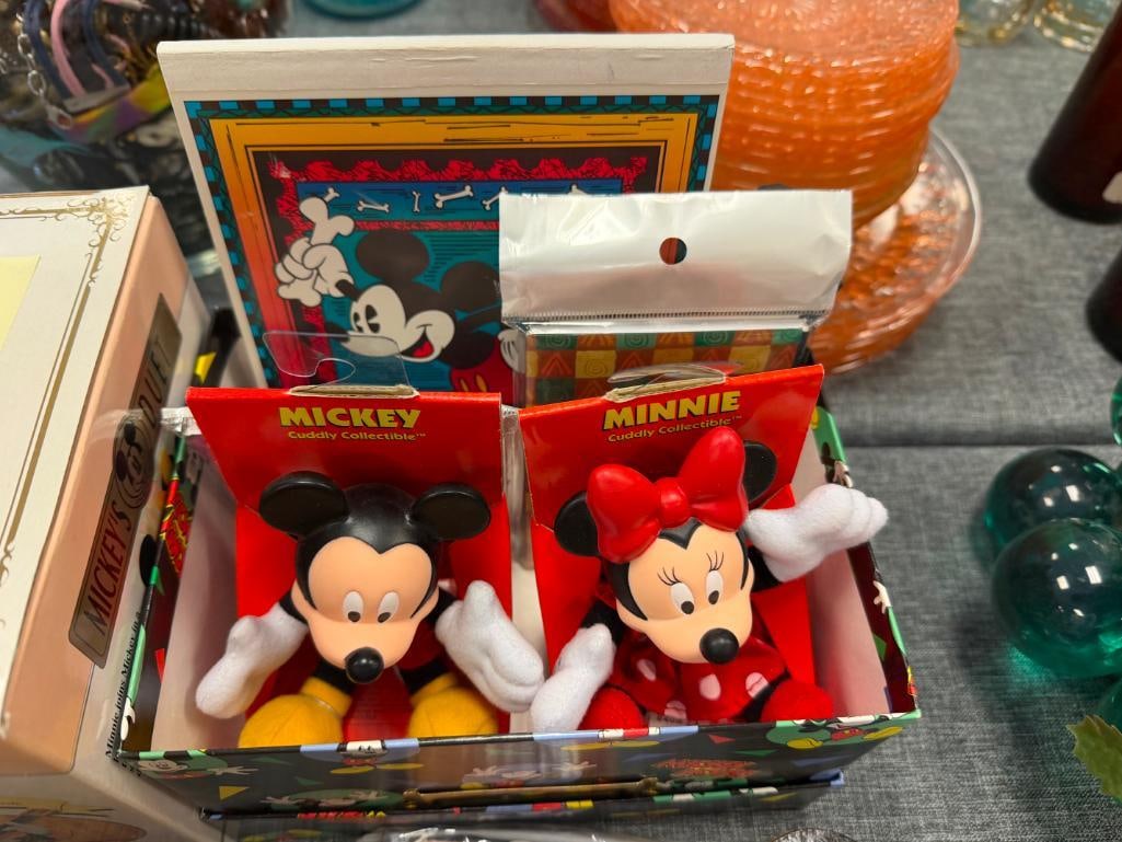 WALT DISNEY COLLECTIBLES GLASS CUP, PADDLE BOARDS, VINYL DOLLS, KEYCHAINS, ETC. - 9
