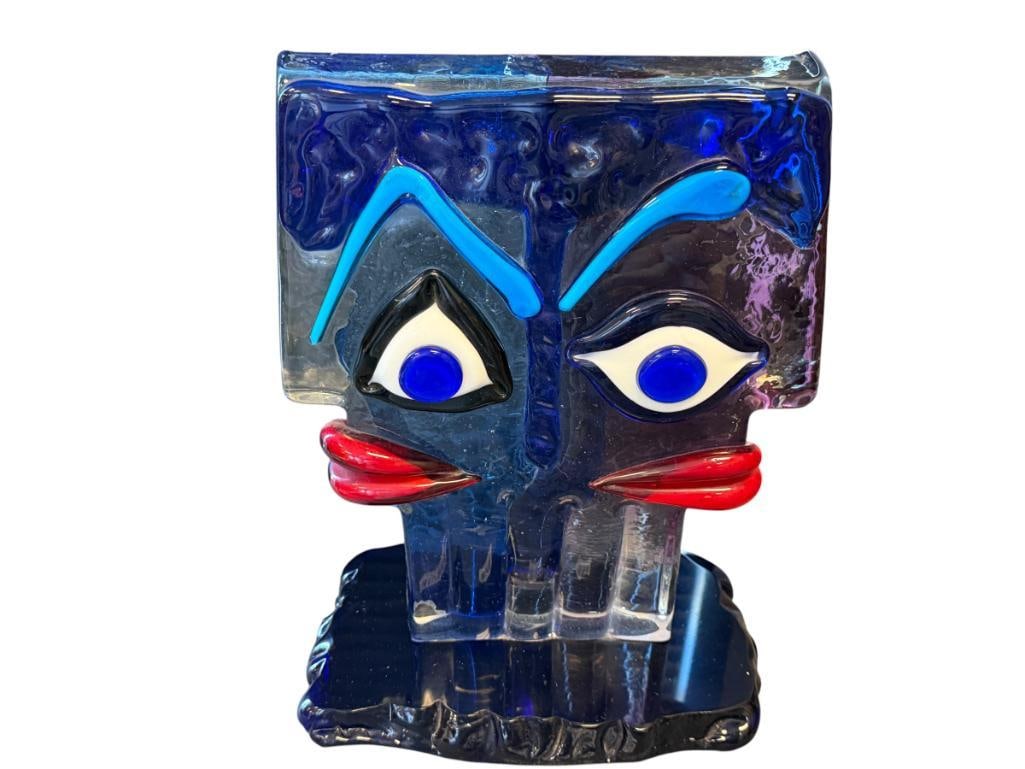 SANDRO FRATTIN MURANO LIMITED EDITION CUBIST / ABSTRACT ART GLASS SCULPTURE STYLED AFTER PICASSO: ART GLASS SCULPTURE IS TITLED HOMAGE TO PICASSO, ABSTRACT SCULPTURE OF PROFILE OF TWO VISAGES, MIMICKS CUBIST STYLE AFTER PICASSO, SIGNED ON THE BOTTOM, EDITION OF 300, NO DAMAGE OR REPAIRS 12 1/4" H