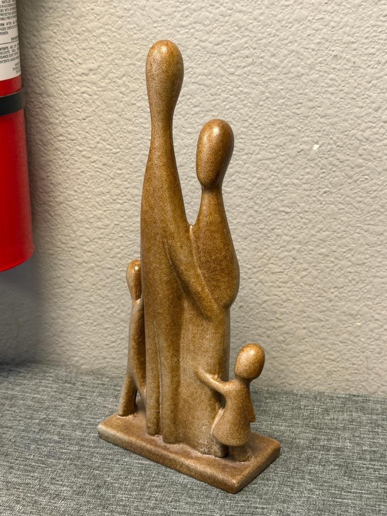 MID-CENTURY MODERN HAND CRAFTED CERAMIC SCULPTURE FAMILY OF FIVE ABSTRACT ELONGATED FIGURES - 5