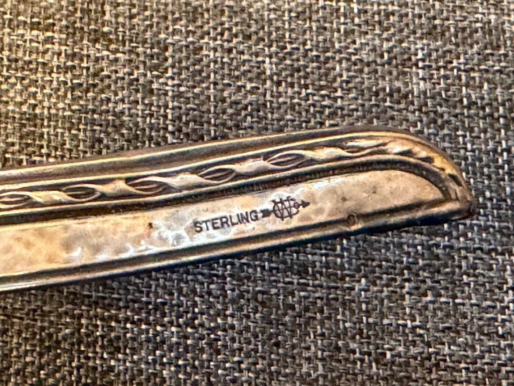 EARLY 20TH CENTURY STERLING SILVER VANITY HAND MIRROR, HAIR BRUSH AND COMB HANDLE - 11