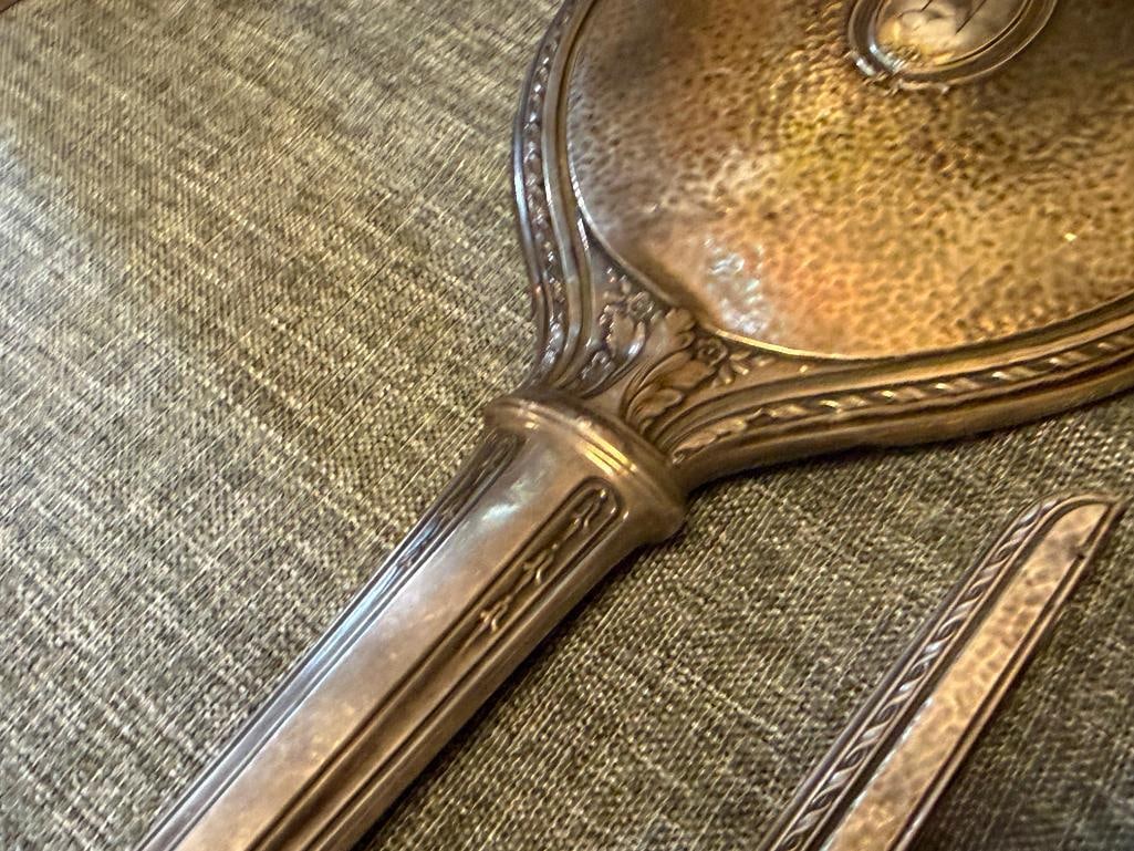 EARLY 20TH CENTURY STERLING SILVER VANITY HAND MIRROR, HAIR BRUSH AND COMB HANDLE - 7