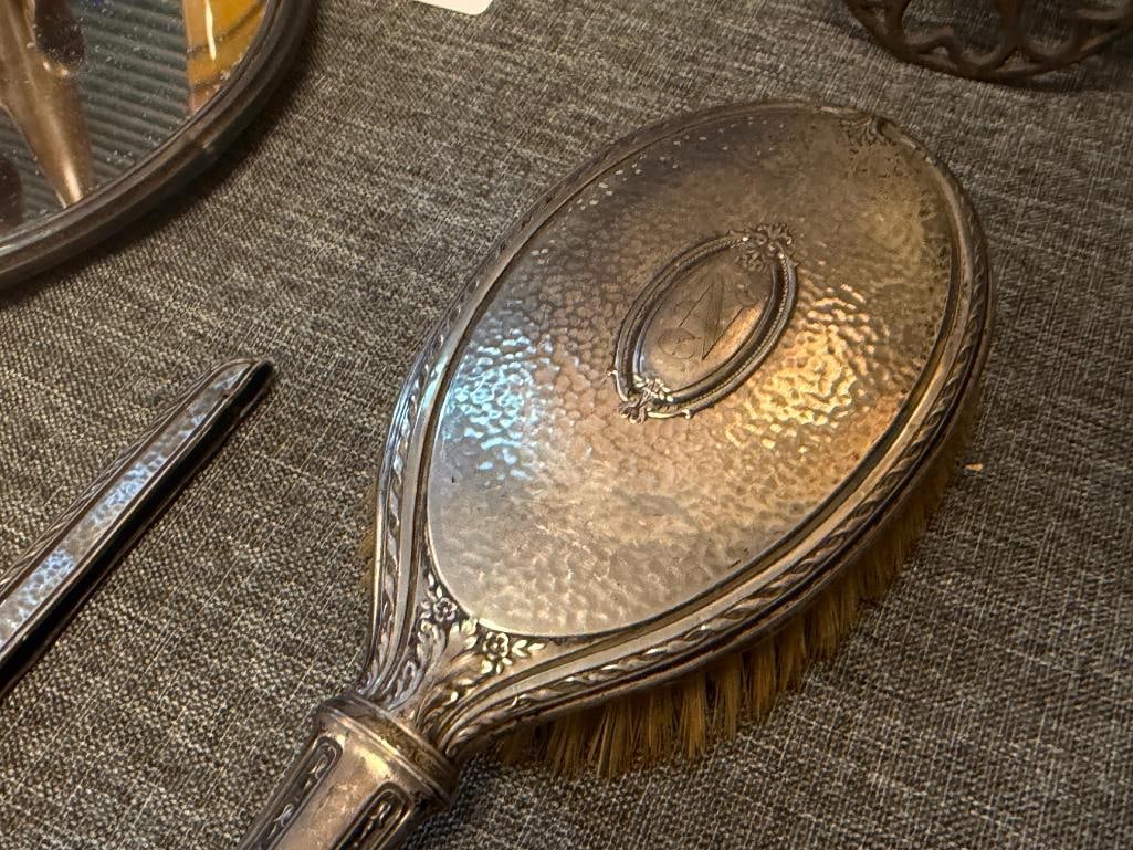 EARLY 20TH CENTURY STERLING SILVER VANITY HAND MIRROR, HAIR BRUSH AND COMB HANDLE - 9