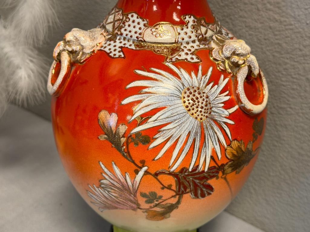 20TH CENTURY JAPANESE SATSUMA VASE WITH MORIAGE RAISED DECORATION FLORAL / CHRYSANTHEMUM MOTIF - 2
