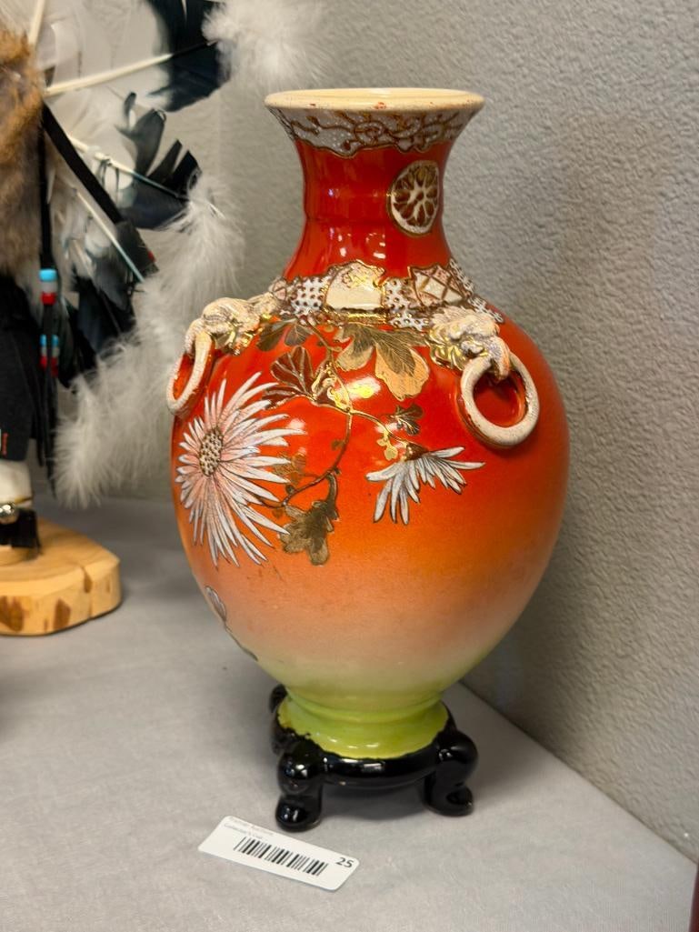 20TH CENTURY JAPANESE SATSUMA VASE WITH MORIAGE RAISED DECORATION FLORAL / CHRYSANTHEMUM MOTIF - 5