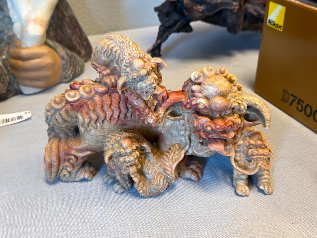 20TH CENTURY CHINESE CARVED SOAPSTONE FOO DOG SCULPTURE AND SCULPTED FOO DOG MINIATURE URNS - 2