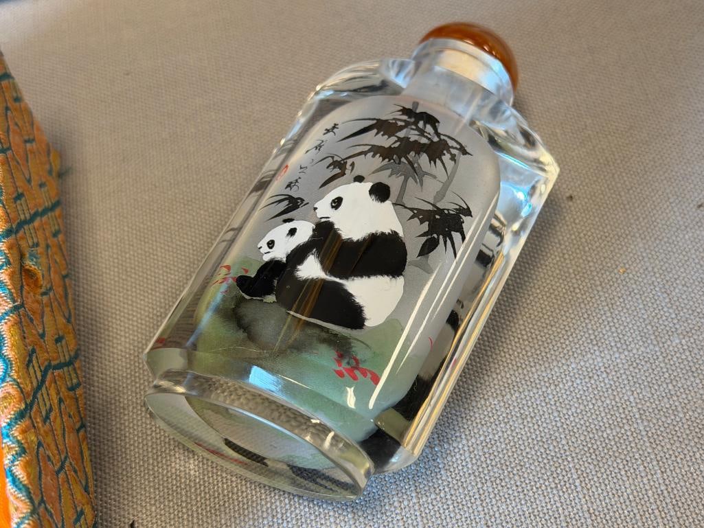 CHINESE REVERSE PAINTED PLAYFUL PANDAS THEMED GLASS SNUFF BOTTLES - 12