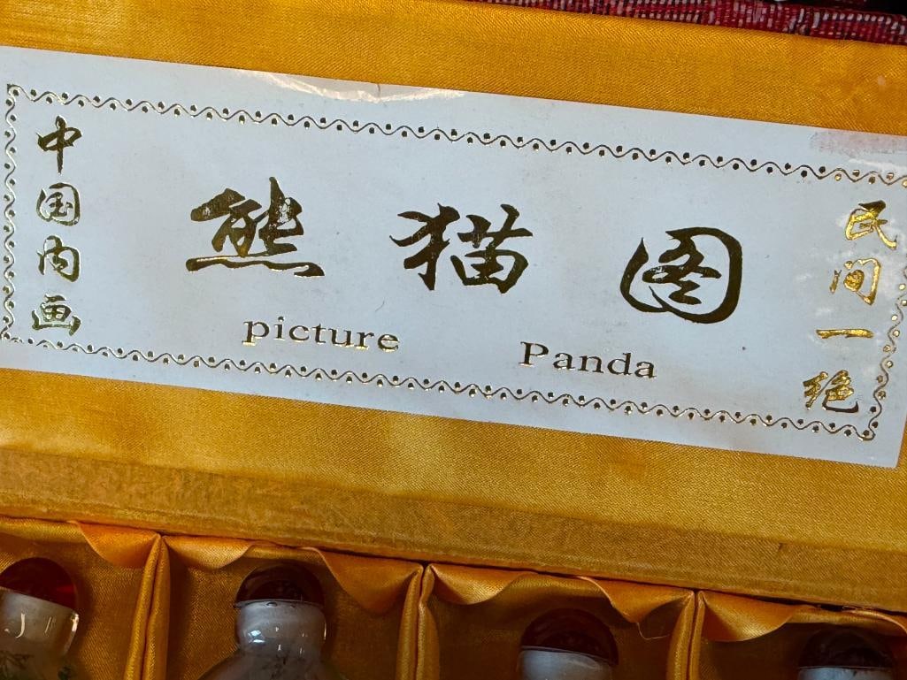 CHINESE REVERSE PAINTED PLAYFUL PANDAS THEMED GLASS SNUFF BOTTLES - 3