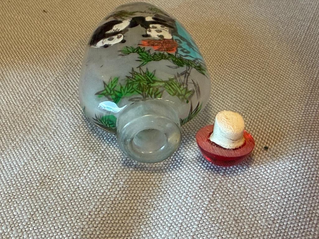 CHINESE REVERSE PAINTED PLAYFUL PANDAS THEMED GLASS SNUFF BOTTLES - 7