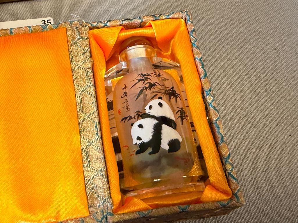 CHINESE REVERSE PAINTED PLAYFUL PANDAS THEMED GLASS SNUFF BOTTLES - 8