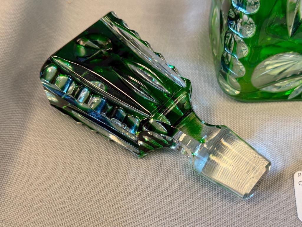 20TH CETURY HUNGARIAN EMERALD GREEN CUT TO CLEAR CRYSTAL DECANTER POSSIBLY CRISTAL NANCY - 4
