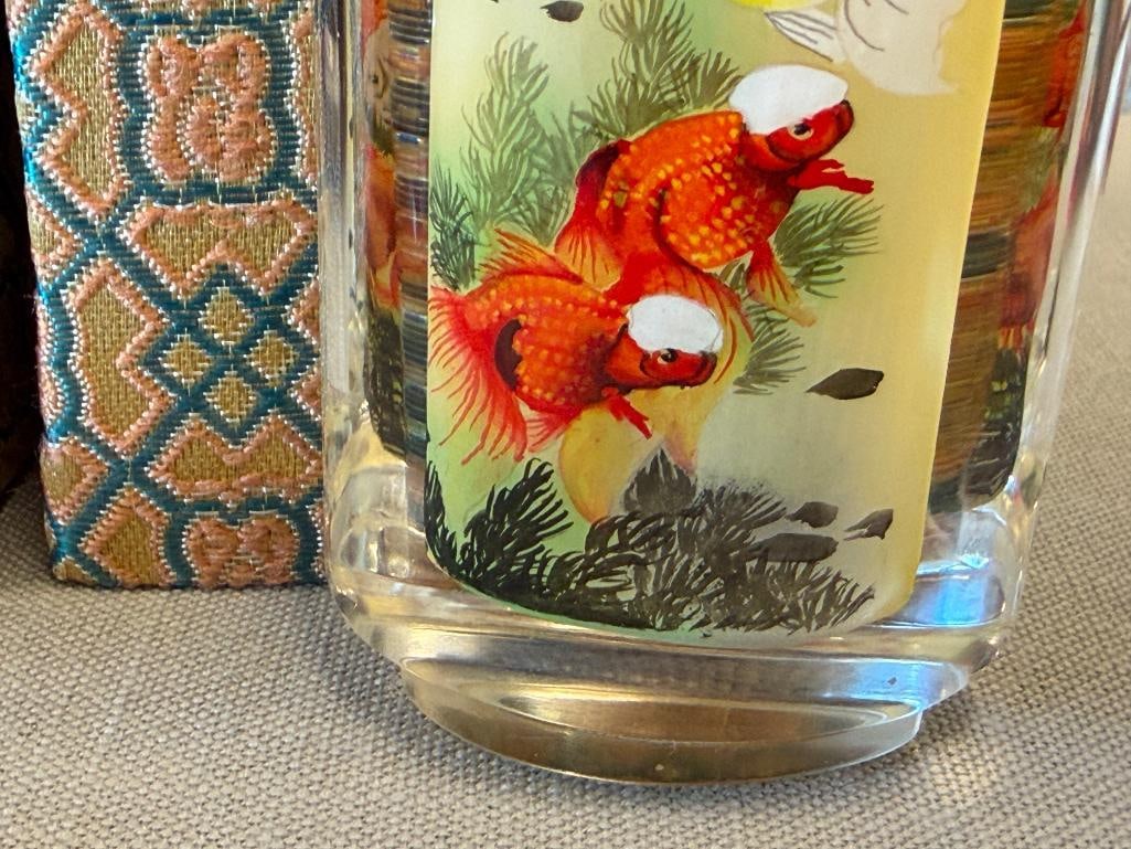 20TH CENTURY REVERSE PAINTED GLASS CHINESE SNUFF BOTTLES - 11