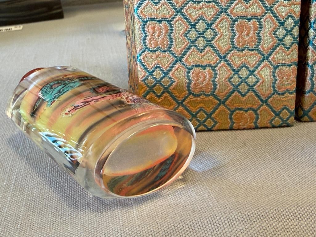 20TH CENTURY REVERSE PAINTED GLASS CHINESE SNUFF BOTTLES - 8
