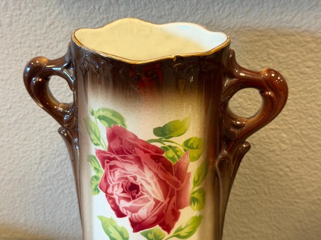 EARLY 20TH CENTURY K&G LUNEVILLE ART NOUVEAU CERAMIC VASE WITH FLORAL DESIGN AND STYLIZED HANDLES - 2