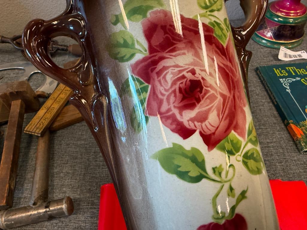EARLY 20TH CENTURY K&G LUNEVILLE ART NOUVEAU CERAMIC VASE WITH FLORAL DESIGN AND STYLIZED HANDLES - 4