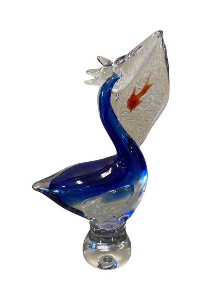 HAND BLOWN ART GLASS SCULPTURE OF A PELICAN WITH A FISH IN ITS BEAK: COBALT AND BLUE ART GLASS SCULPTURE, NO DAMAGE OR REPAIRS 11 3/4" H