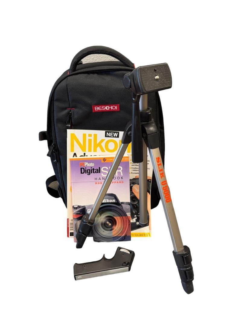 SLIK U5000 CAMERA TRIPOD, BESCHOI CAMERA PACK, AND PISTOL GRIP HANDLE (1 of 9)