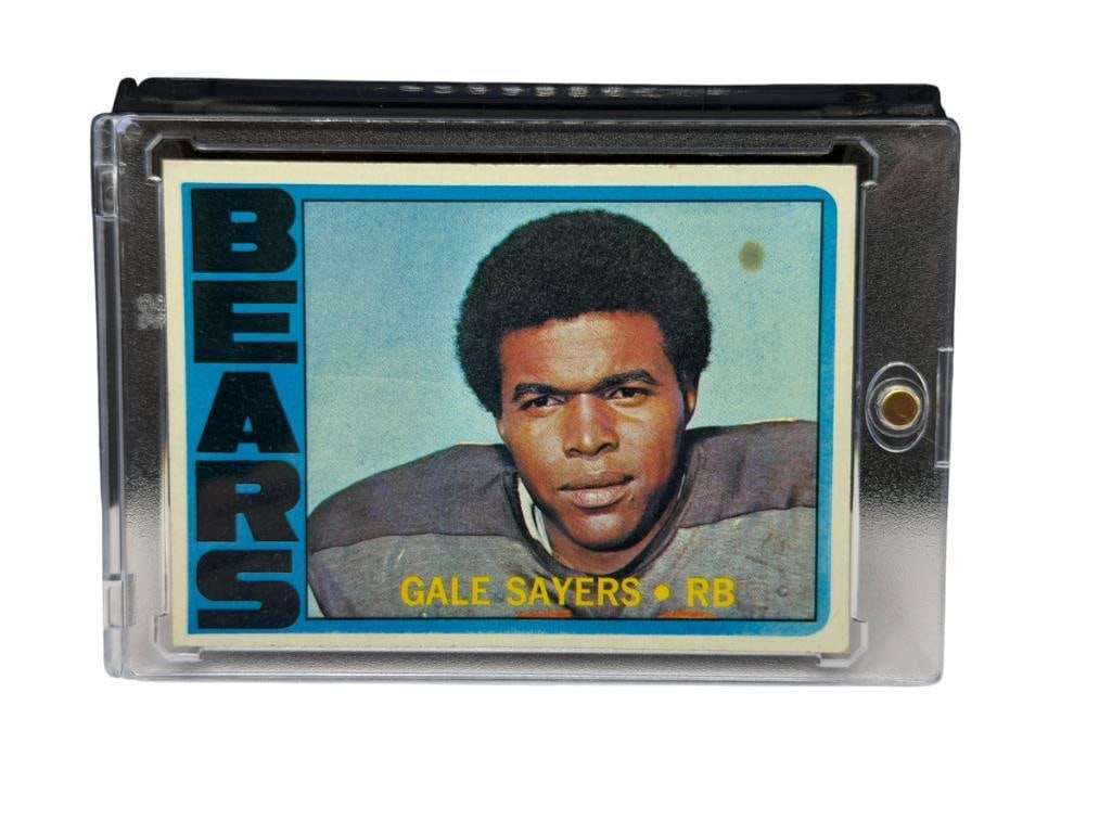 1972 TOPPS #110 GALE SAYERS FOOTBALL CARD (1 of 11)