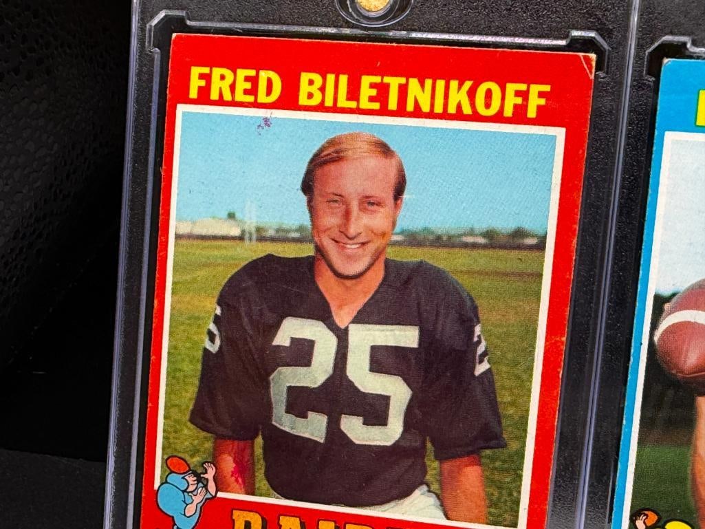 FOUR 1971 TOPPS HALL OF FAMER FOOTBALL CARDS INCLUDING FRED BILETNIKOF AND FRAN TARKENTON - 3