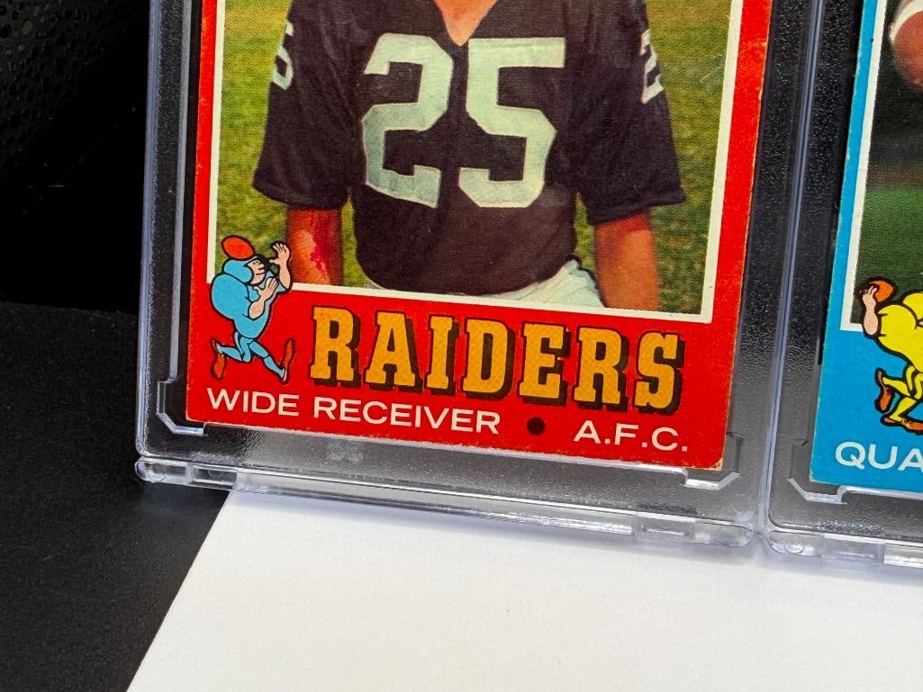 FOUR 1971 TOPPS HALL OF FAMER FOOTBALL CARDS INCLUDING FRED BILETNIKOF AND FRAN TARKENTON - 4