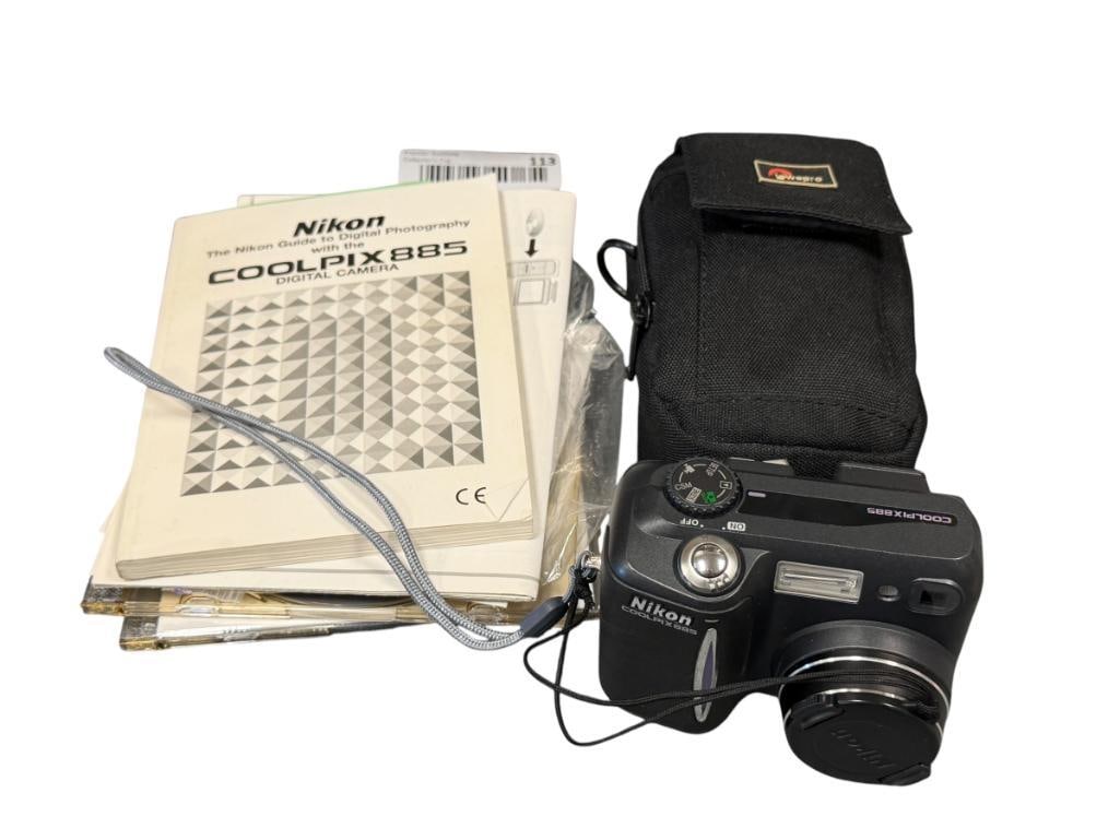 NIKON COOLPIX 885 BATTERY OPERATED DIGITAL CAMERA (1 of 7)