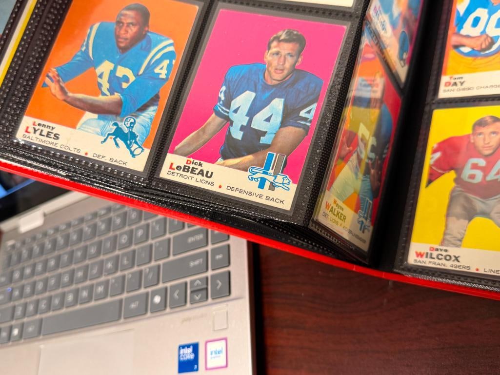 324 VINTAGE 1966-1973 FOOTBALL CARDS INCLUDING HALL OF FAMERS AND ROOKIE CARDS - 14