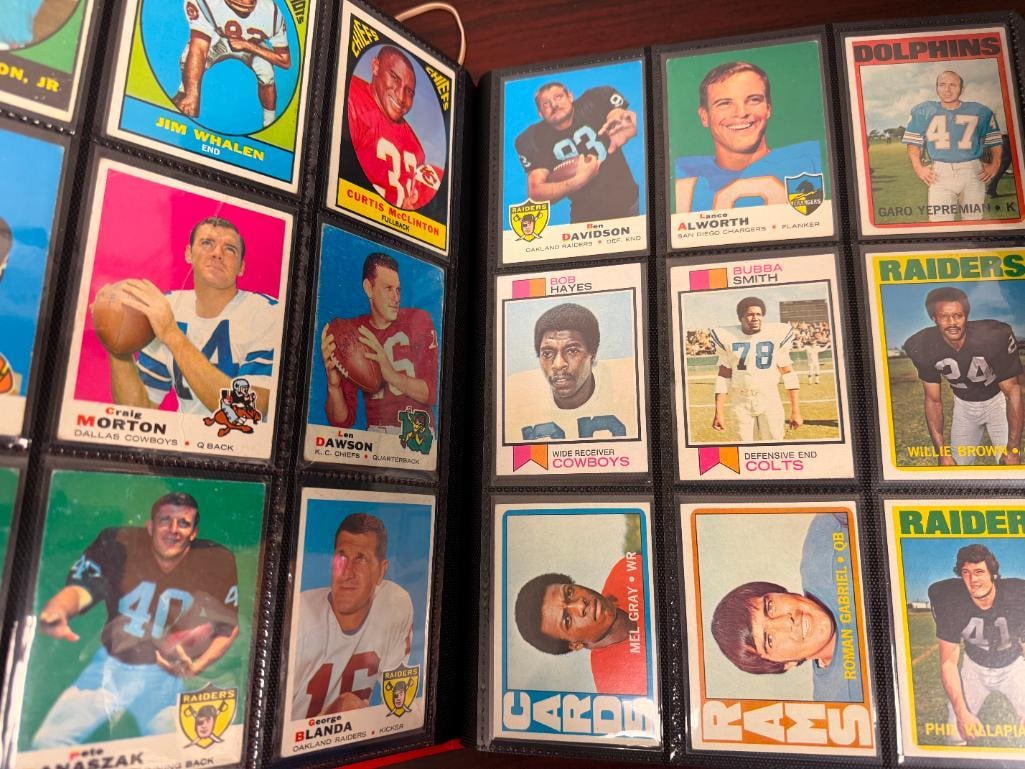 324 VINTAGE 1966-1973 FOOTBALL CARDS INCLUDING HALL OF FAMERS AND ROOKIE CARDS - 5