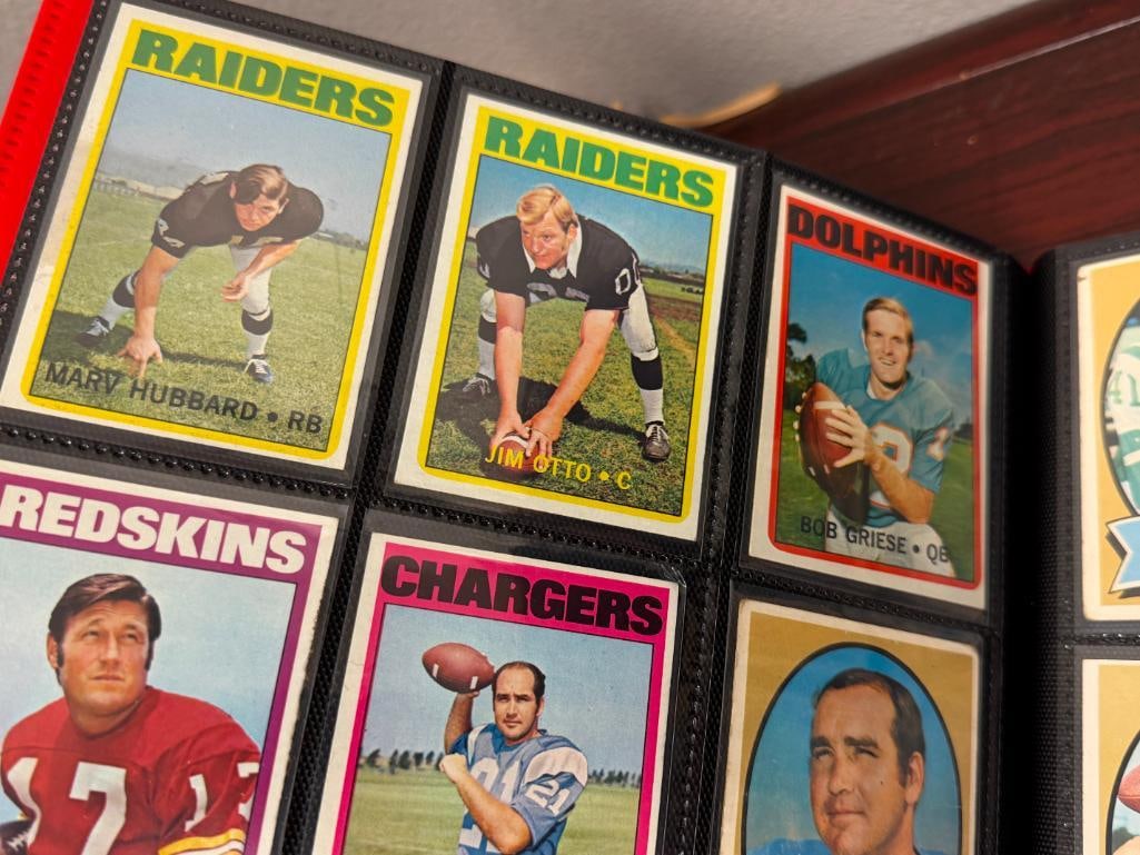 324 VINTAGE 1966-1973 FOOTBALL CARDS INCLUDING HALL OF FAMERS AND ROOKIE CARDS - 8