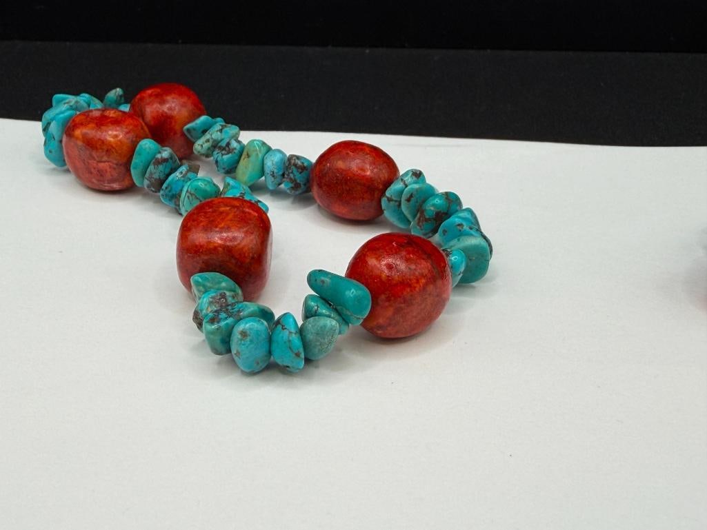 HANDMADE TURQUOISE AND CORAL BEAD BRACELET AND MATCHING EARRINGS - 6