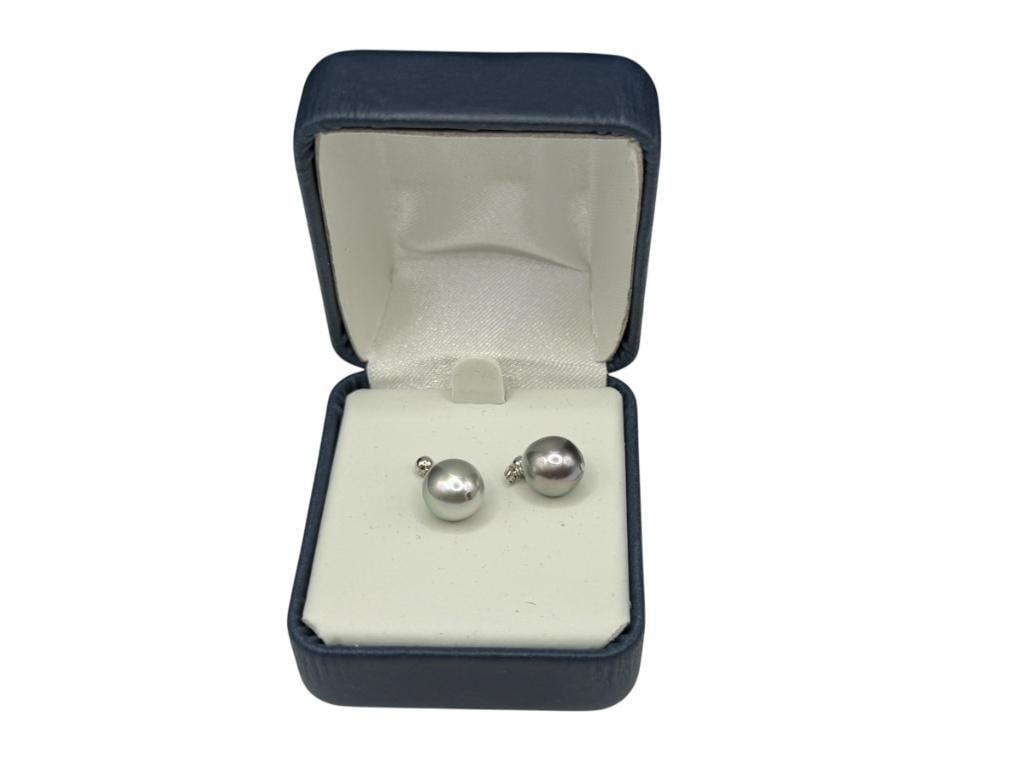 14K WHITE GOLD GREY PEARL DANGLE EARRINGS: 5/8", 9MM PEARLS, 2.52 GRAMS