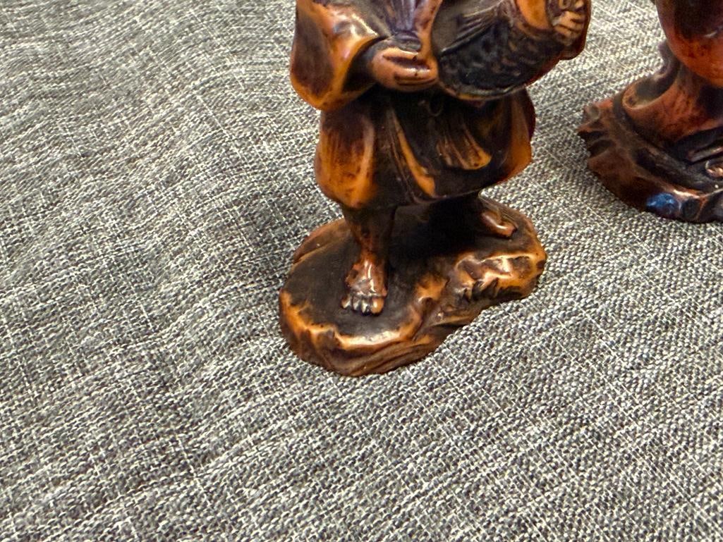 FAUX IVORY AND WOOD GRAIN RESIN CHINESE MINIATURE FIGURES BUDDHAS, ELDER, WOMAN, WARRIOR - 7