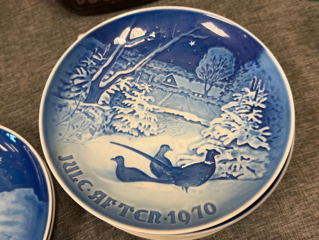 VINTAGE 1960'S AND 1970'S BING AND GRONDAHL COPENHAGEN PORCELAIN HOLIDAY PLATES MADE IN DENMARK - 10