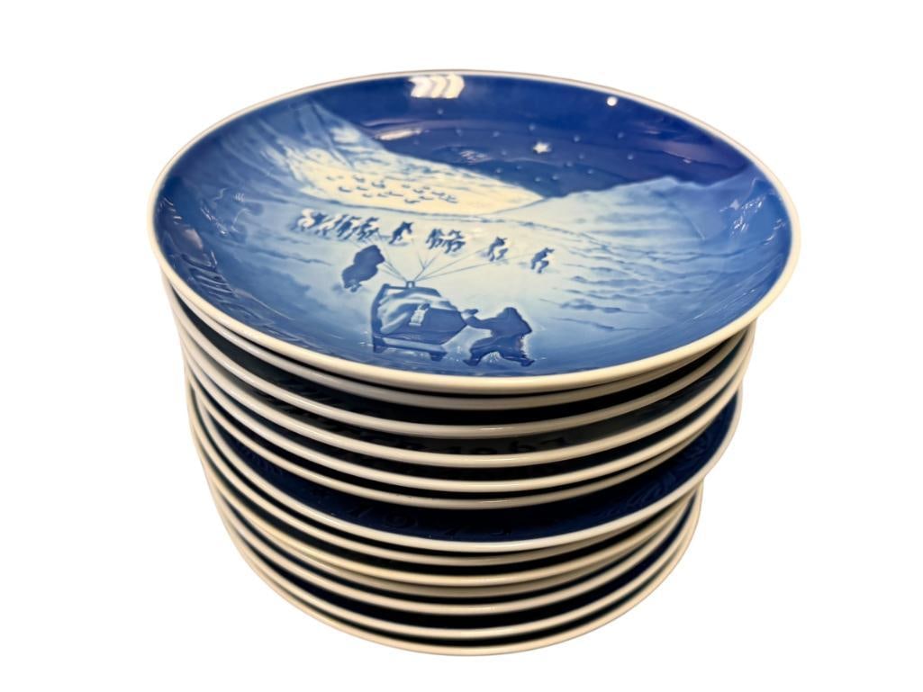 VINTAGE 1960'S AND 1970'S BING AND GRONDAHL COPENHAGEN PORCELAIN HOLIDAY PLATES MADE IN DENMARK (1 of 13)