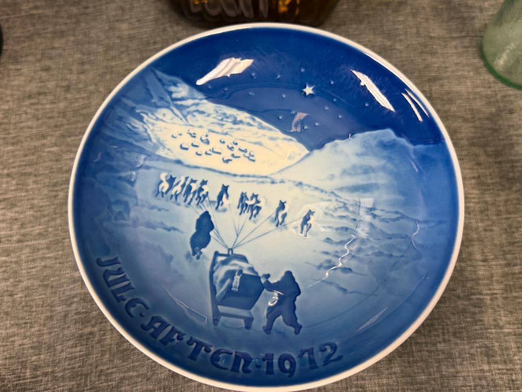 VINTAGE 1960'S AND 1970'S BING AND GRONDAHL COPENHAGEN PORCELAIN HOLIDAY PLATES MADE IN DENMARK - 2