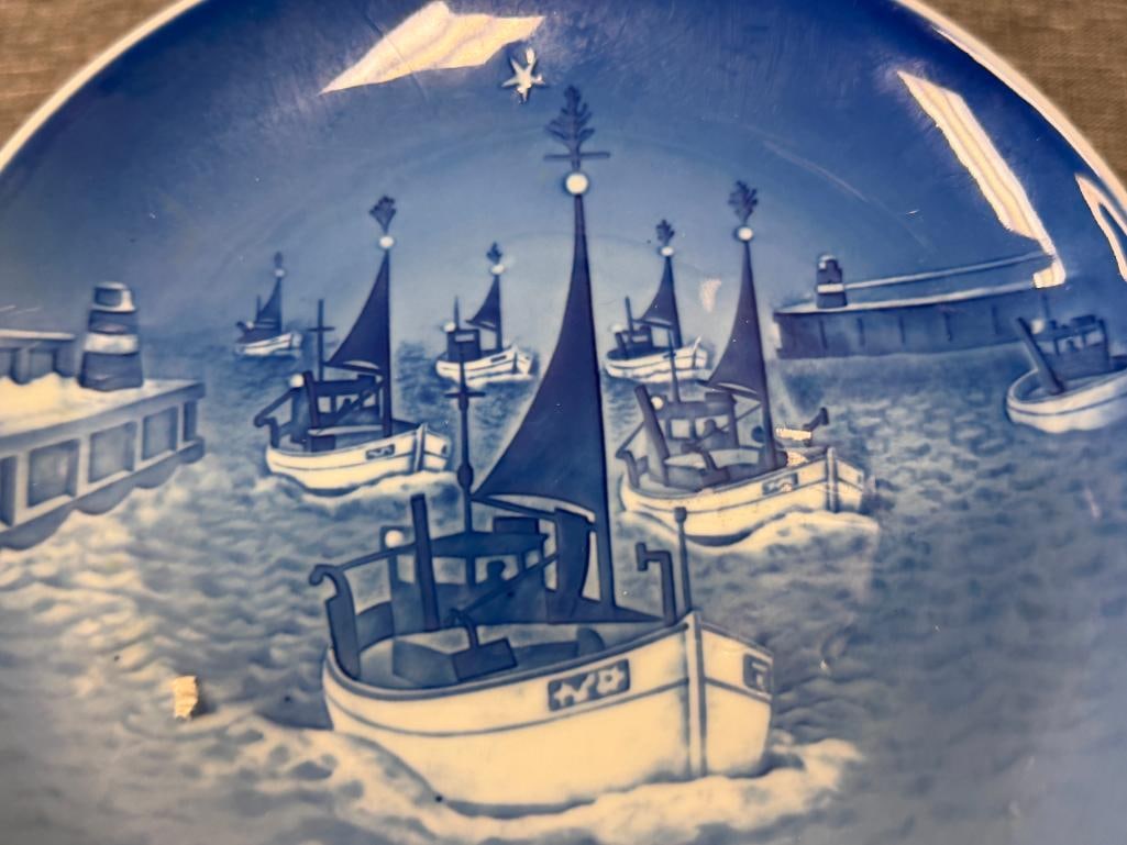 VINTAGE 1960'S AND 1970'S BING AND GRONDAHL COPENHAGEN PORCELAIN HOLIDAY PLATES MADE IN DENMARK - 7