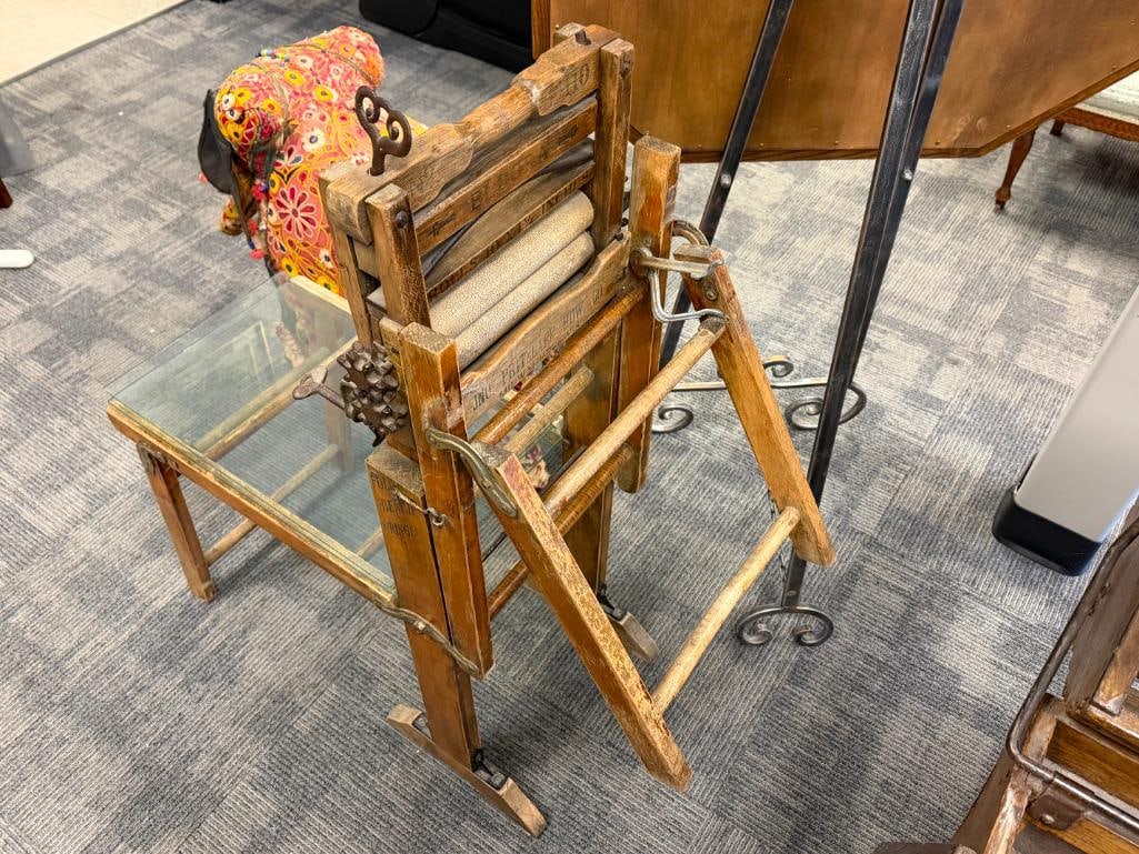 LATE 1800'S JOHN PRITZLAFF HARDWARE CO. ELDORA NO. 110 FOLDING BENCH WRINGER - 15
