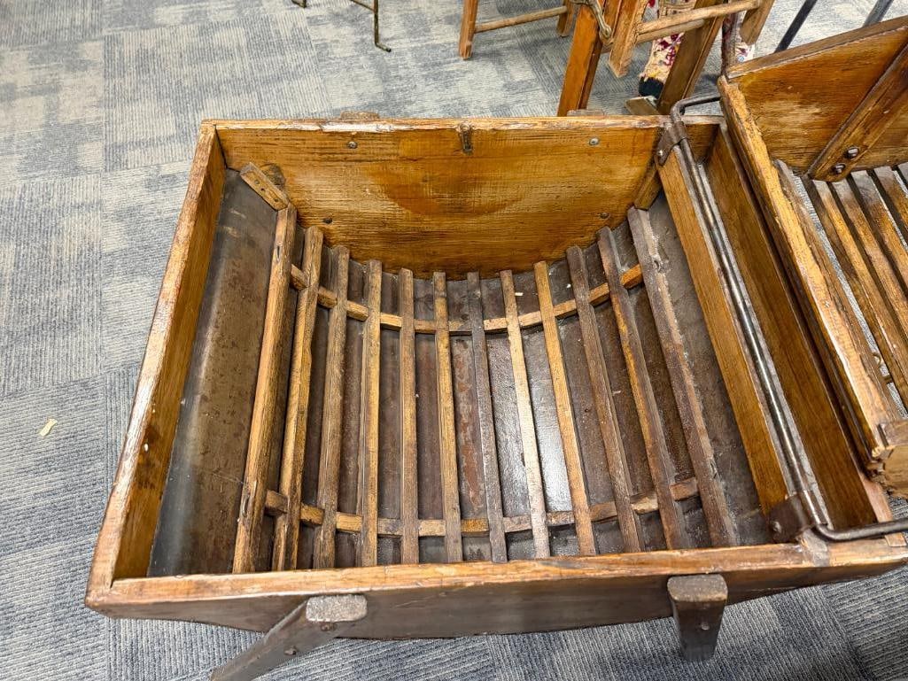 PRIMITIVE HAND OPERATED WASHING MACHINE CIRCA 19TH CENTURY WITH METAL BOTTOM TUB - 11