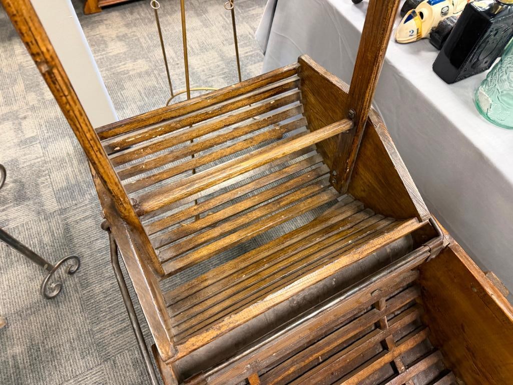 PRIMITIVE HAND OPERATED WASHING MACHINE CIRCA 19TH CENTURY WITH METAL BOTTOM TUB - 6
