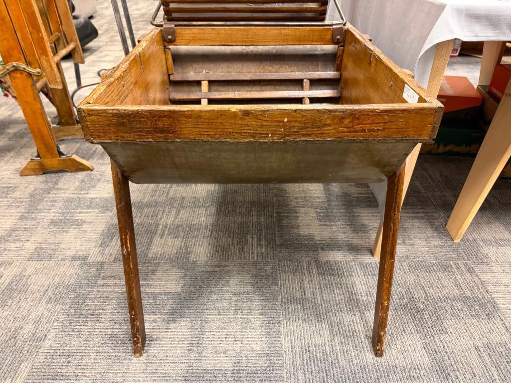 PRIMITIVE HAND OPERATED WASHING MACHINE CIRCA 19TH CENTURY WITH METAL BOTTOM TUB - 9